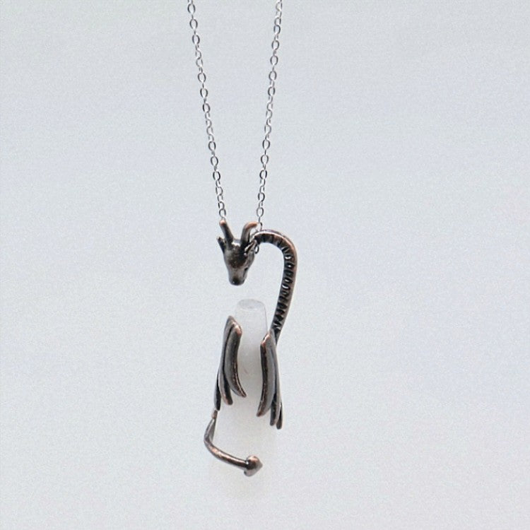 Collier - Dragon avec Pointe de Quartz Clair