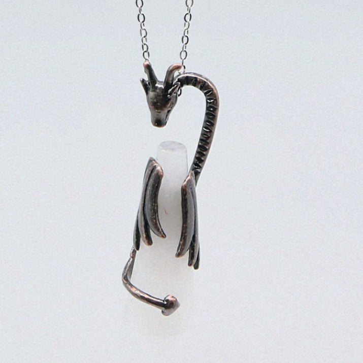 Collier - Dragon avec Pointe de Quartz Clair